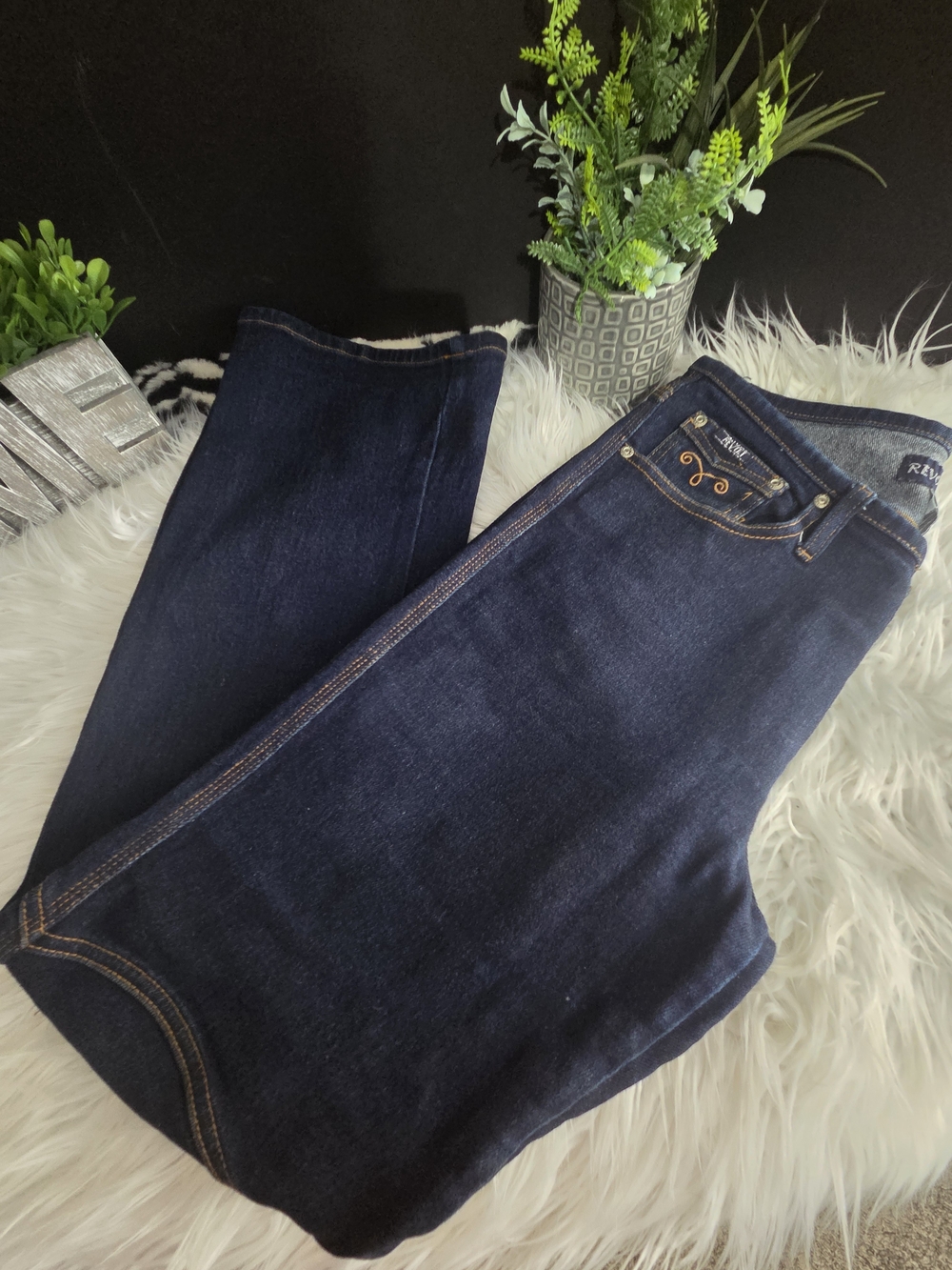 Y2K Revolt Jeans Co. Women’s Darkwash Seam Detail Jeans. Size 9/10